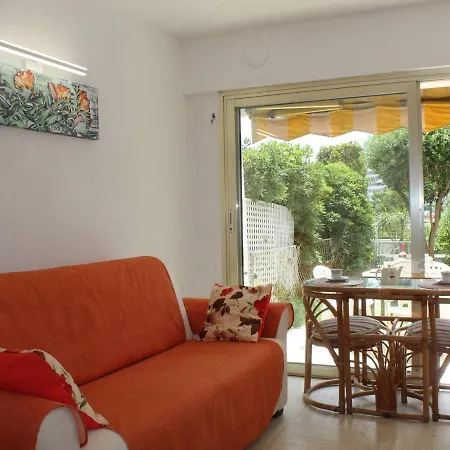 En Rdj, Terrasse, Jardin, Proche Et Commerces, Plein Sud, 2 Couchages - Fr-1-252a-49 Apartment